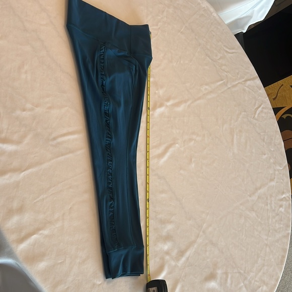 Rouched Athleta 7/8 tight with pockets - Picture 4 of 8